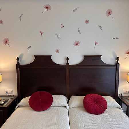 Hotel Y Apartamentos La Lonja Onís المظهر الخارجي الصورة
